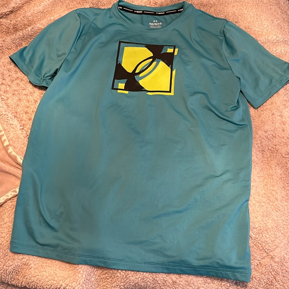 Under Armour t-shirt